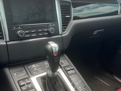 Used 2018 Porsche Macan S AWD/4WD image 5