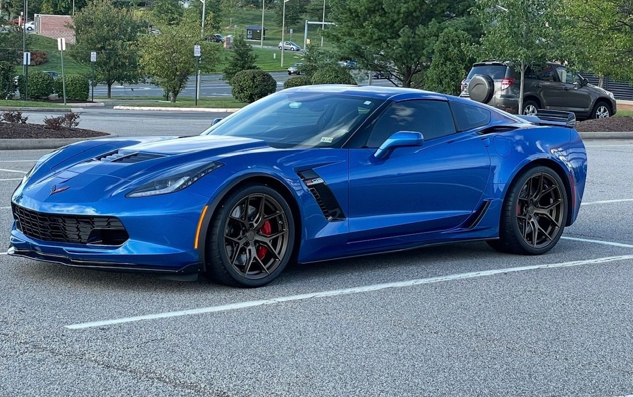 Used 2015 Chevrolet Corvette Z06 w/ 2LZ Preferred Equipment Group RWD image 8