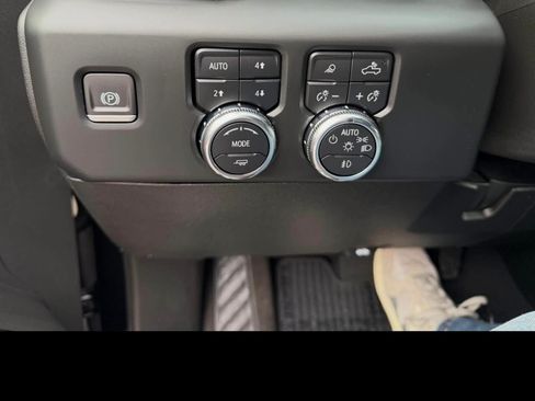 Used 2024 GMC Sierra 3500 Denali Ultimate image 8