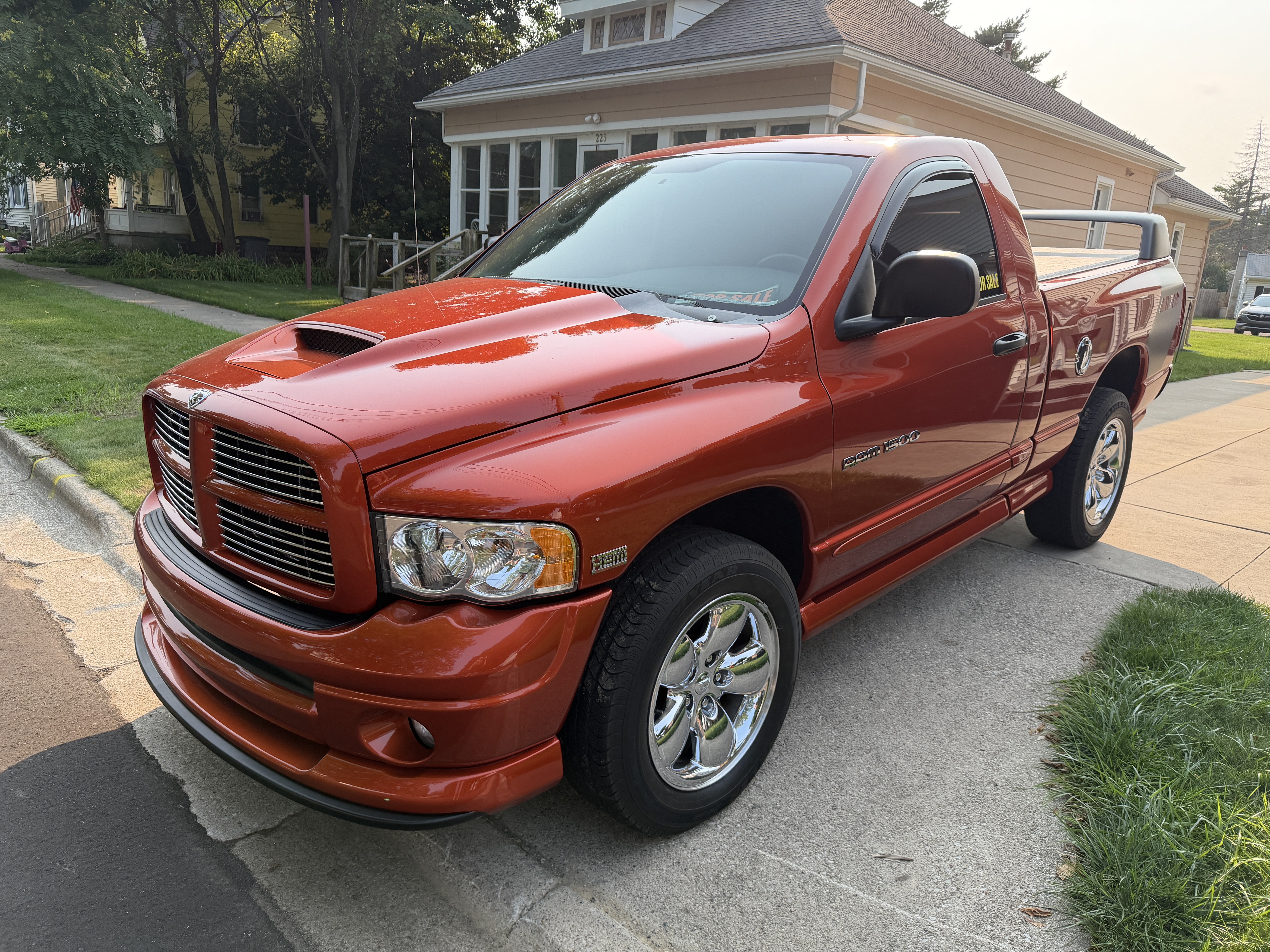 Used 2005 Dodge Ram 1500 Truck SLT w/ Daytona Edition Group AWD/4WD image 2