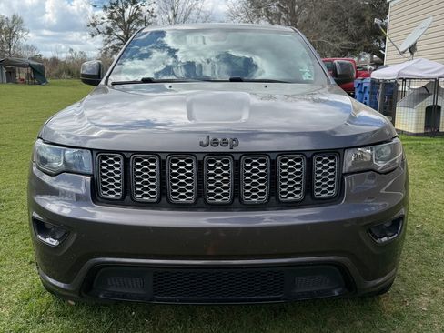 Used 2020 Jeep Grand Cherokee Altitude image 4