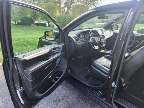 Used 2012 Dodge Grand Caravan R/T w/ Driver Convenience Group image 14