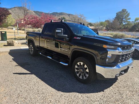 Used 2023 Chevrolet Silverado 2500 LT image 10
