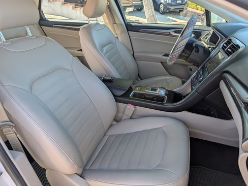 Used 2018 Ford Fusion Energi SE FWD image 13