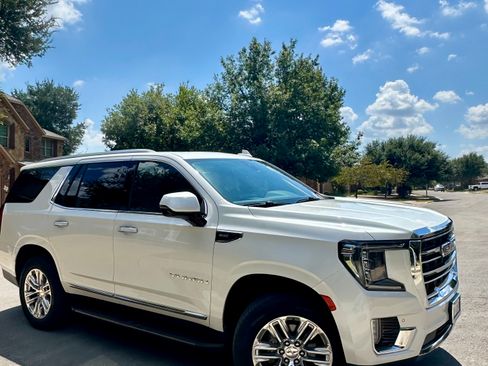Used 2022 GMC Yukon SLT w/ SLT Premium Package AWD/4WD image 2