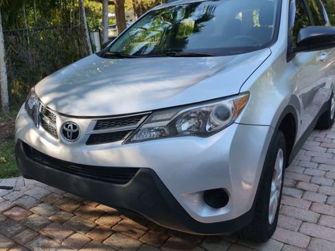 Used 2015 Toyota RAV4 LE image 2
