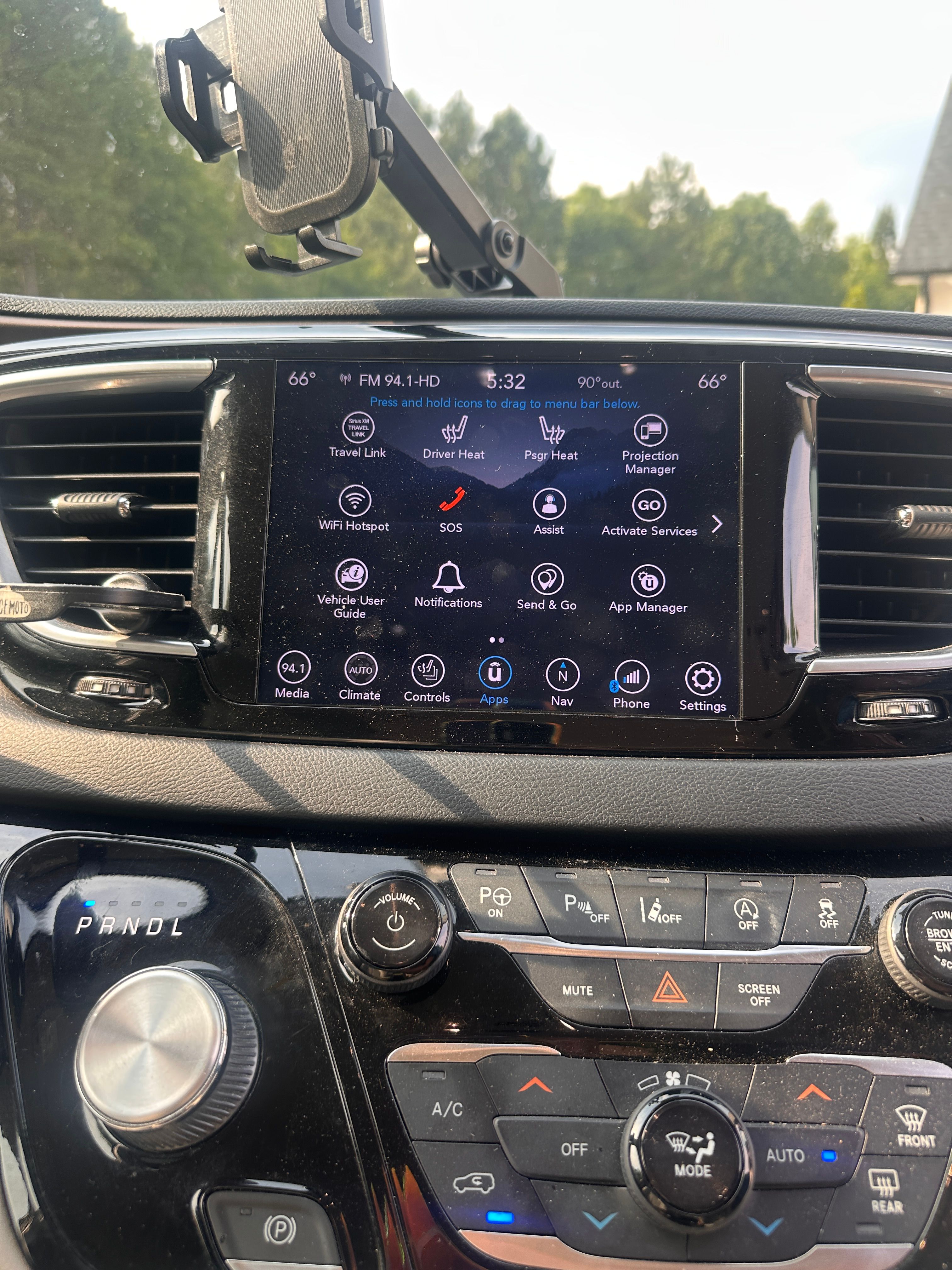 Used 2019 Chrysler Pacifica Touring-L Plus w/ Advanced Safetytec Group FWD image 15