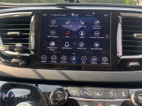 Used 2019 Chrysler Pacifica Touring-L Plus w/ Advanced Safetytec Group FWD image 15