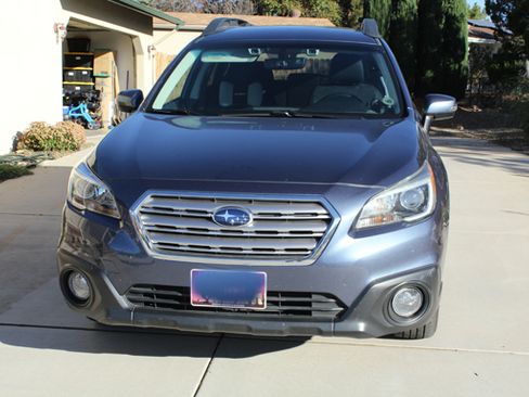 Used 2017 Subaru Outback 2.5i Premium image 4