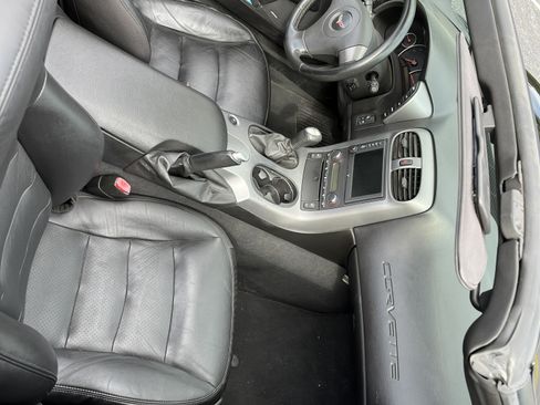 Used 2006 Chevrolet Corvette Convertible w/ Preferred Equipment Group image 9