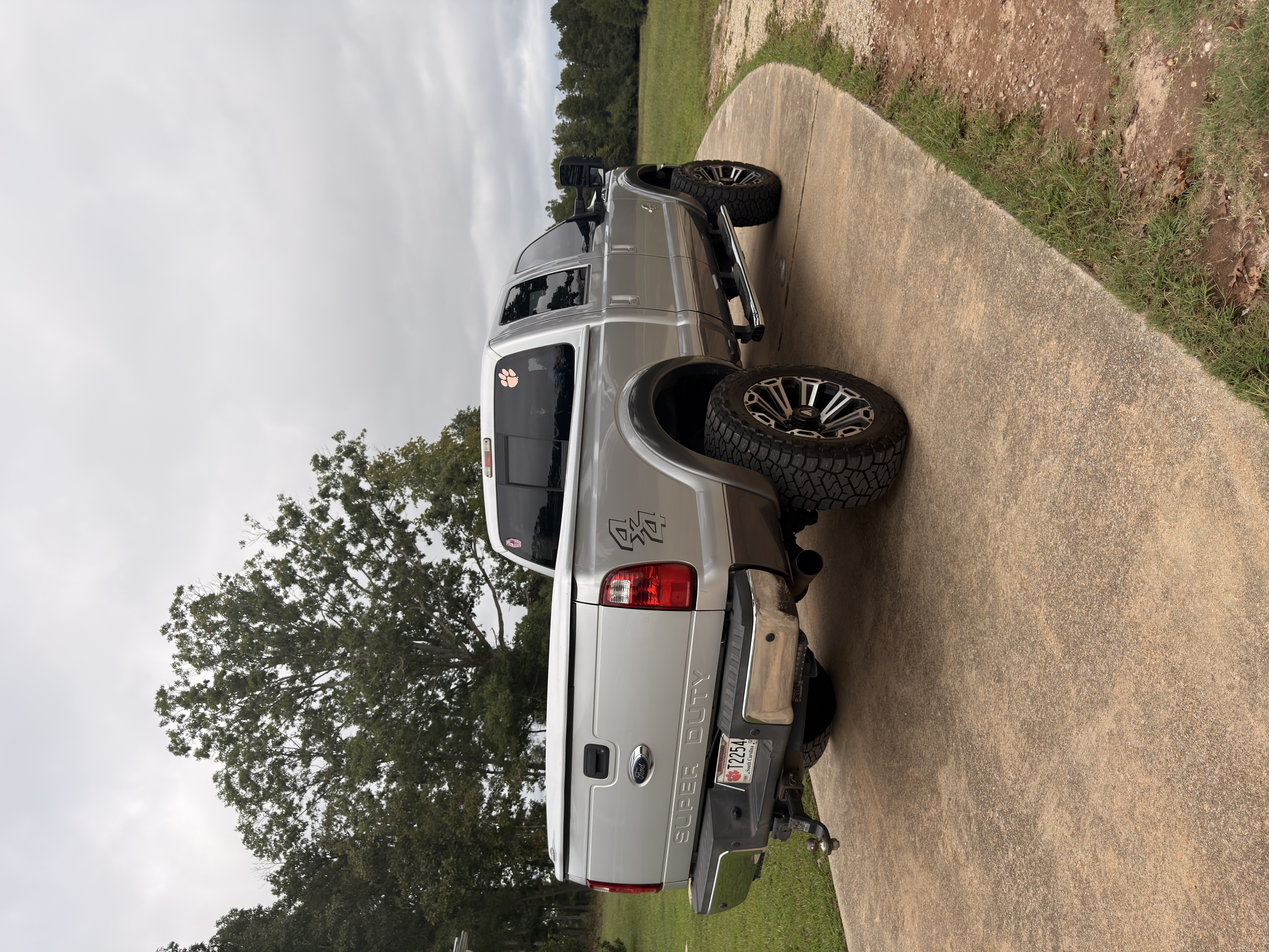 Used 2014 Ford F250 Lariat w/ Lariat Ultimate Package AWD/4WD image 6