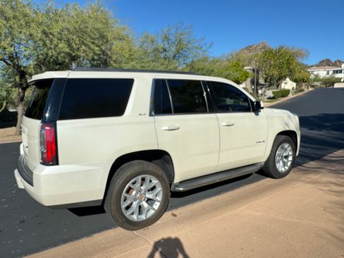Used 2015 GMC Yukon SLT image 2