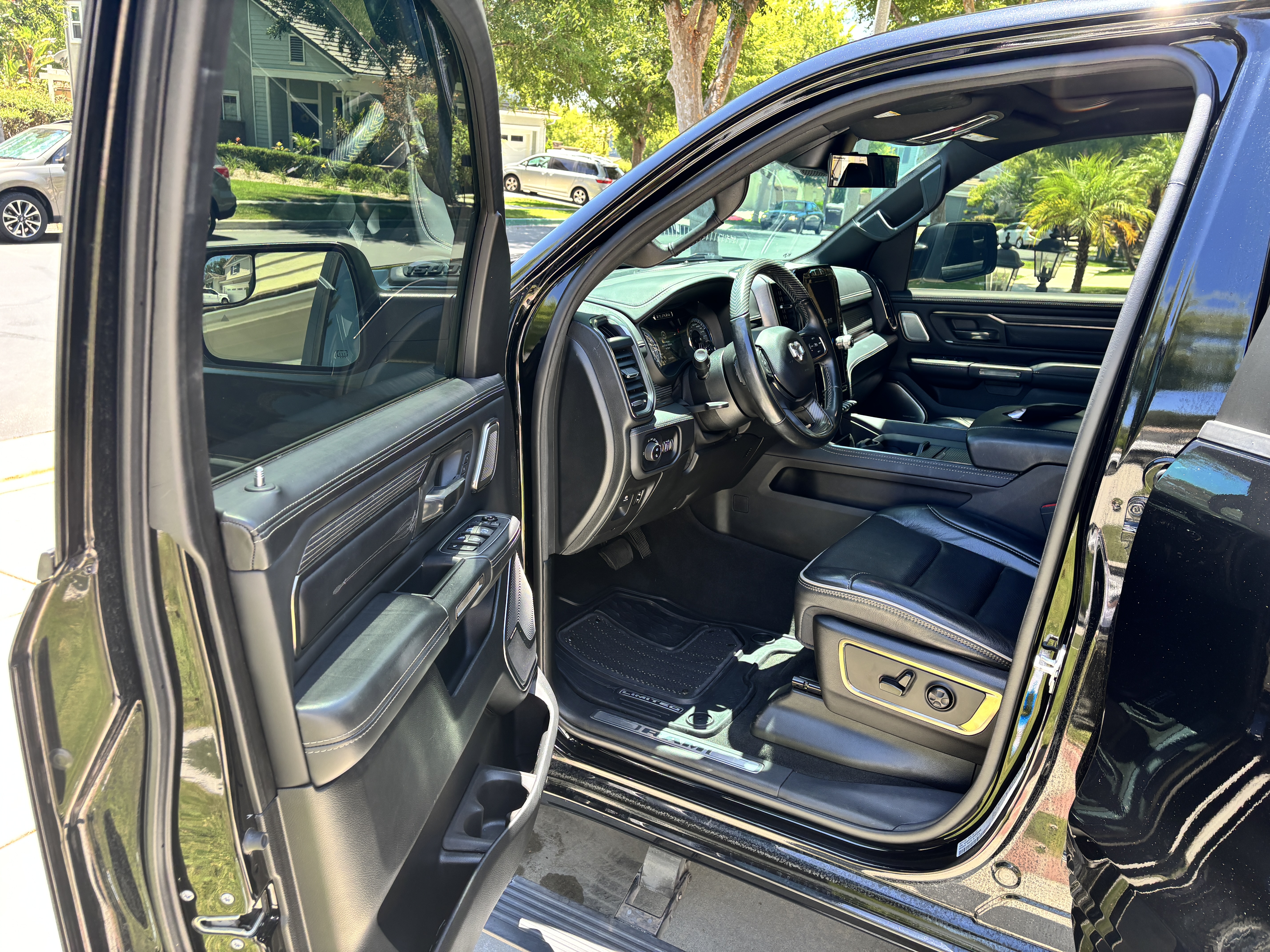 Used 2021 RAM 1500 Limited w/ Night Edition AWD/4WD image 9