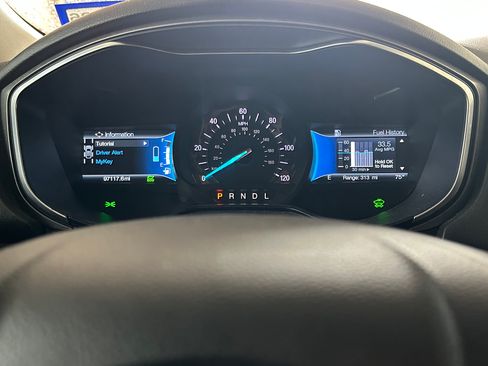 Used 2019 Ford Fusion SE FWD image 9