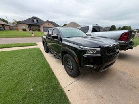 Used 2025 Nissan Frontier Pro-X w/ Pro Convenience Package RWD image 2