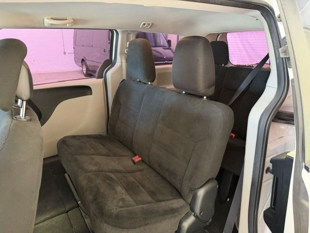 Used 2016 Dodge Grand Caravan American Value Package FWD image 15