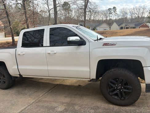 Used 2017 Chevrolet Silverado 1500 LTZ Z71 w/ LTZ Plus Package image 20