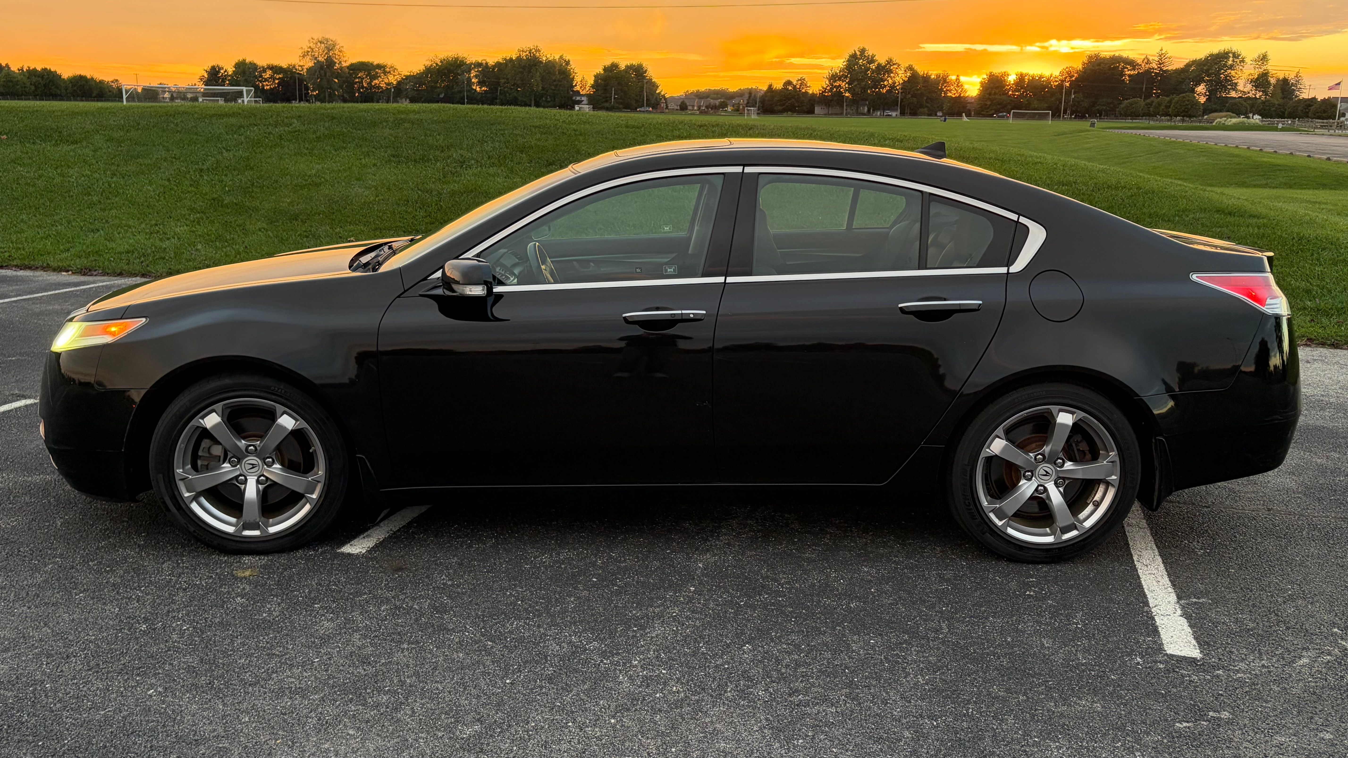 Used 2010 Acura TL w/ Technology Package FWD image 1