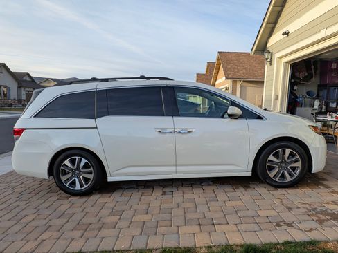 Used 2014 Honda Odyssey Touring Elite image 8