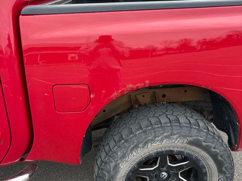 Used 2012 Nissan Titan SV w/ SV Value Truck Pkg image 4