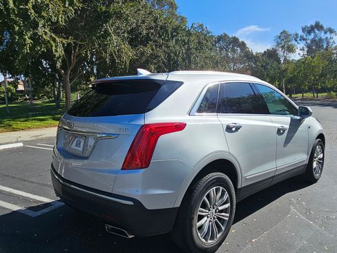 Used 2018 Cadillac XT5 Luxury w/ Driver Awareness Package image 11