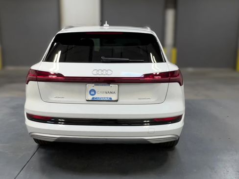 Used 2022 Audi e-tron Premium image 5