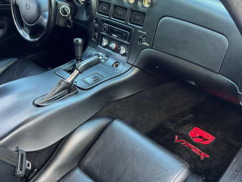 Used 1999 Dodge Viper GTS image 13