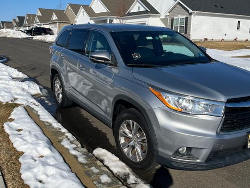 Used 2014 Toyota Highlander Plus image 4