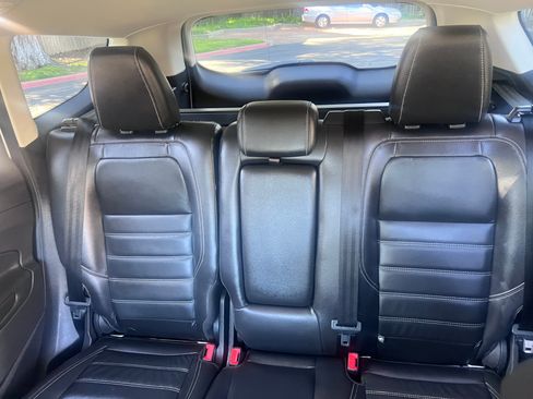 Used 2018 Ford Escape Titanium w/ Ford Safe & Smart Package FWD image 10