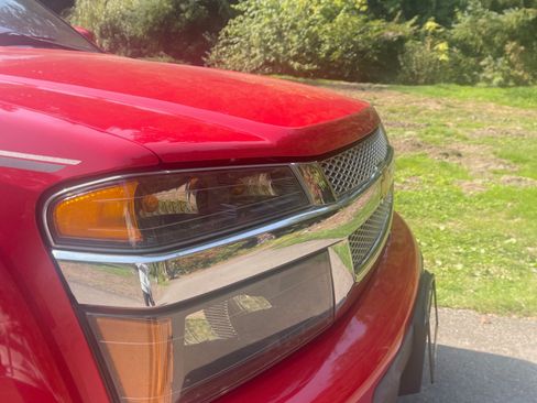 Used 2012 Chevrolet Colorado LT image 25