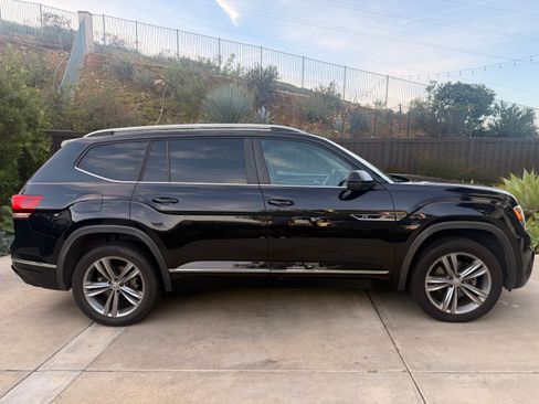 Used 2019 Volkswagen Atlas SEL R-Line image 4