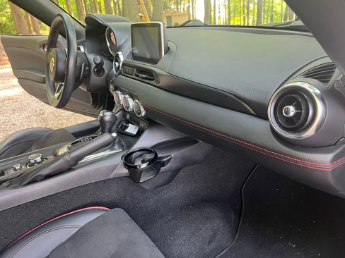 Used 2017 FIAT 124 Spider Abarth RWD image 13