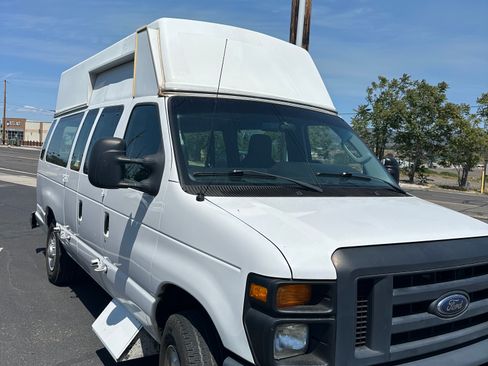 Used 2013 Ford E-350 and Econoline 350 Extended Super Duty RWD image 1