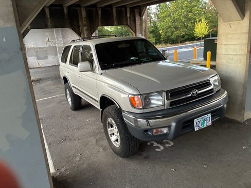 Used 1999 Toyota 4Runner SR5 AWD/4WD image 5