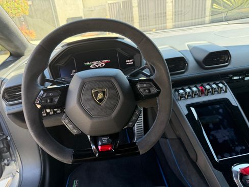Used 2020 Lamborghini Huracan EVO AWD/4WD image 22