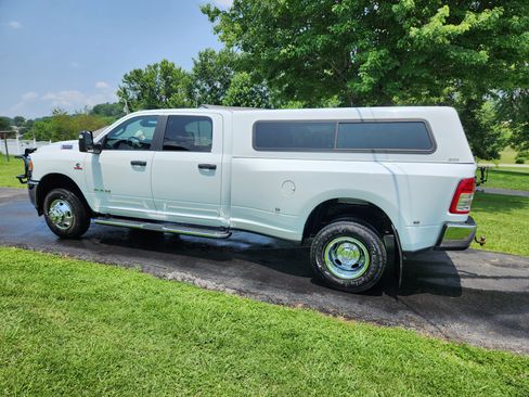 Used 2024 RAM 3500 Big Horn image 4