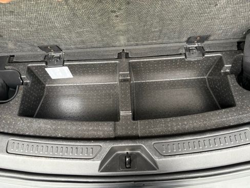 Used 2020 GMC Acadia SLT FWD image 24