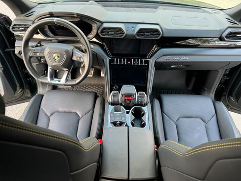 Used 2023 Lamborghini Urus S image 9