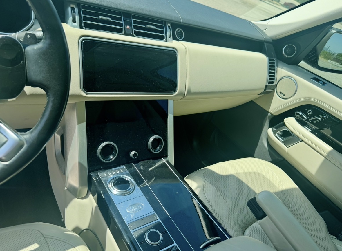 Used 2018 Land Rover Range Rover Supercharged AWD/4WD image 5