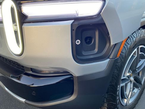 Used 2026 Rivian R1S Adventure image 13