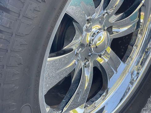 Used 2004 GMC Yukon XL Denali image 24