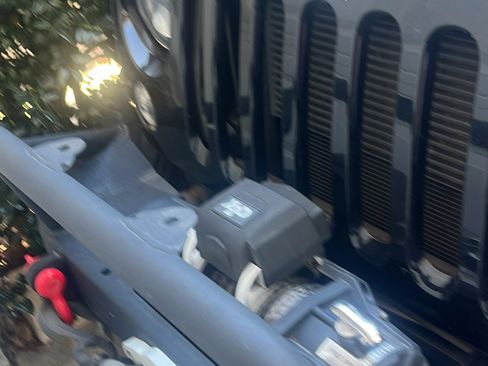 Used 2015 Jeep Wrangler Unlimited Rubicon w/ Connectivity Group image 2