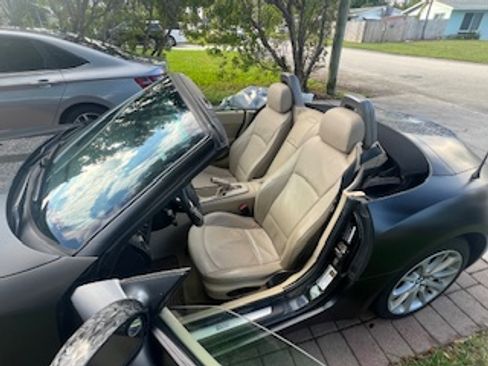 Used 2006 BMW Z4 3.0i image 11