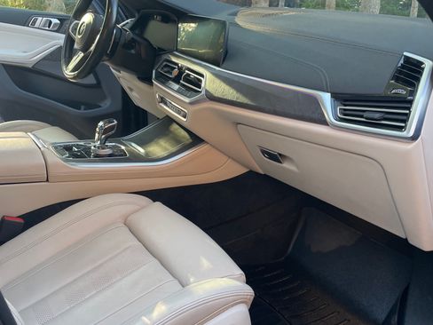 Used 2021 BMW X5 xDrive40i w/ M Sport Package image 13