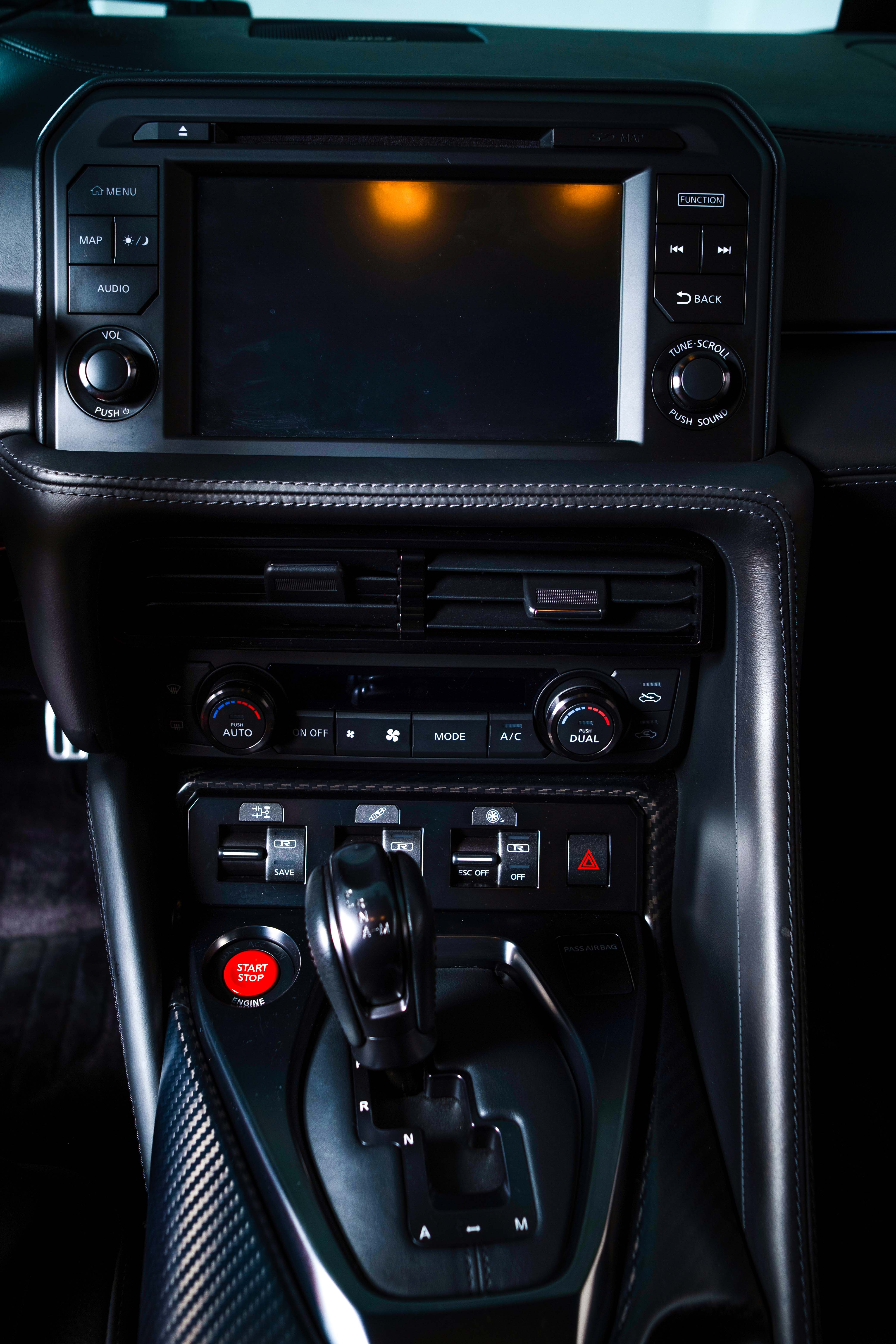 Used 2021 Nissan GT-R Premium AWD/4WD image 15