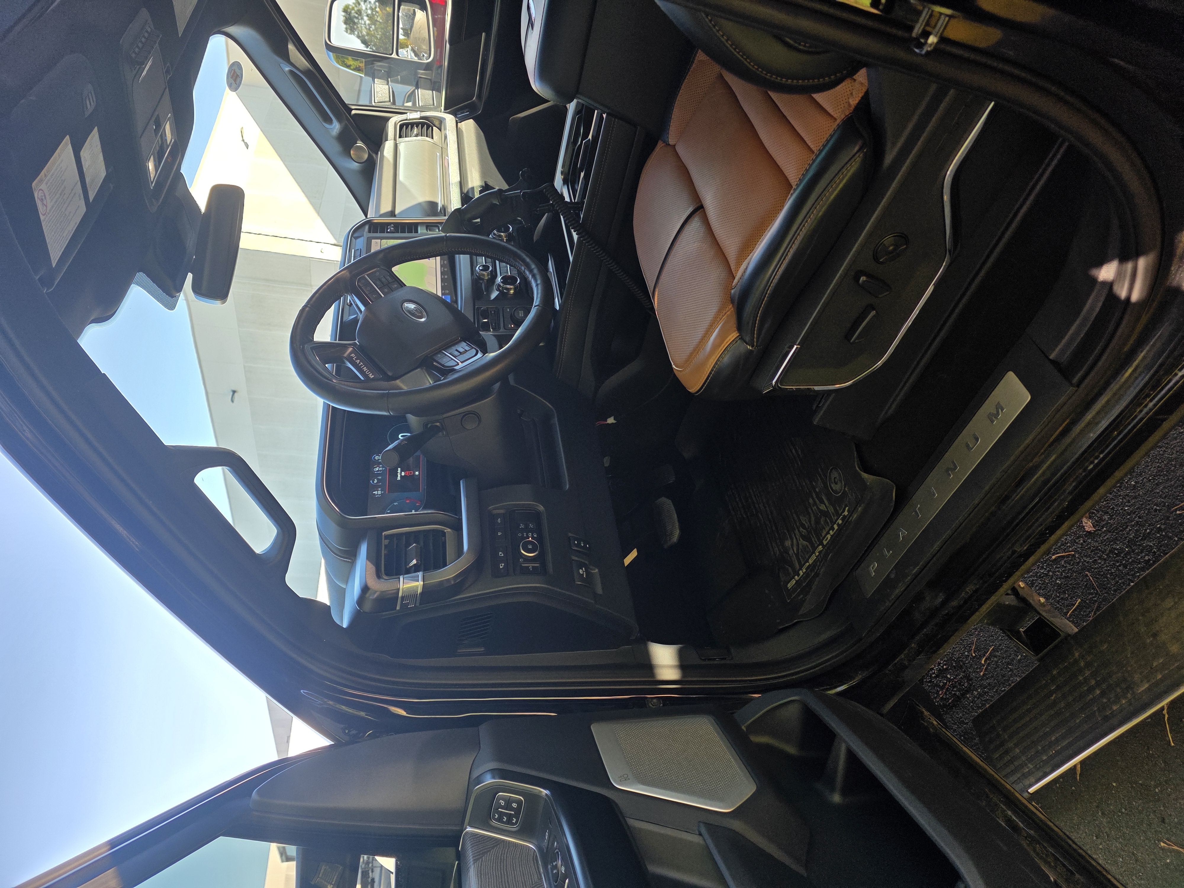 Used 2024 Ford F350 Platinum w/ FX4 Off-Road Package AWD/4WD image 25