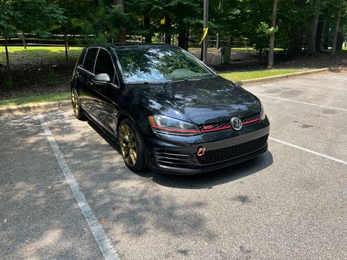 Used 2017 Volkswagen GTI SE FWD image 4