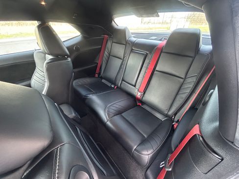 Used 2016 Dodge Challenger SRT Hellcat image 10