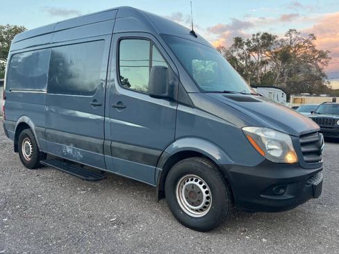 Used 2018 Mercedes-Benz Sprinter 2500 image 4