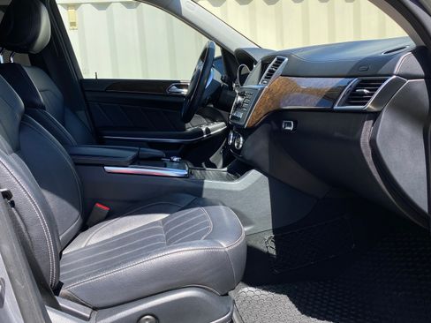 Used 2014 Mercedes-Benz GL 450 4MATIC w/ Lane Tracking Package image 14